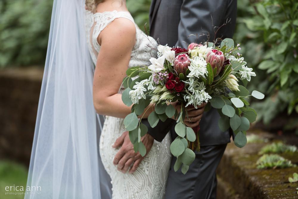 bride and groom bridal bouquet